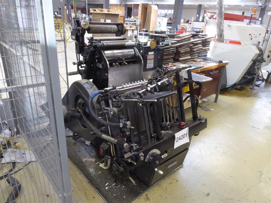 Impresión de expositores, producción de expositores, tratamiento posterior de envases de cartón-4