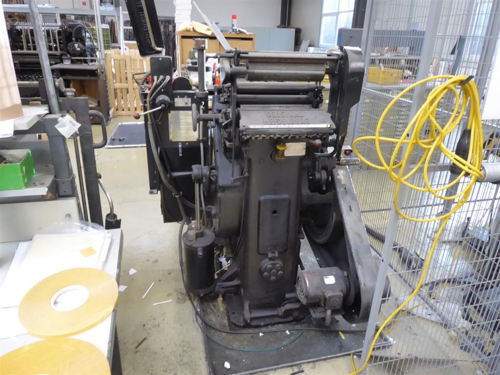 Impresión de expositores, producción de expositores, tratamiento posterior de envases de cartón-5