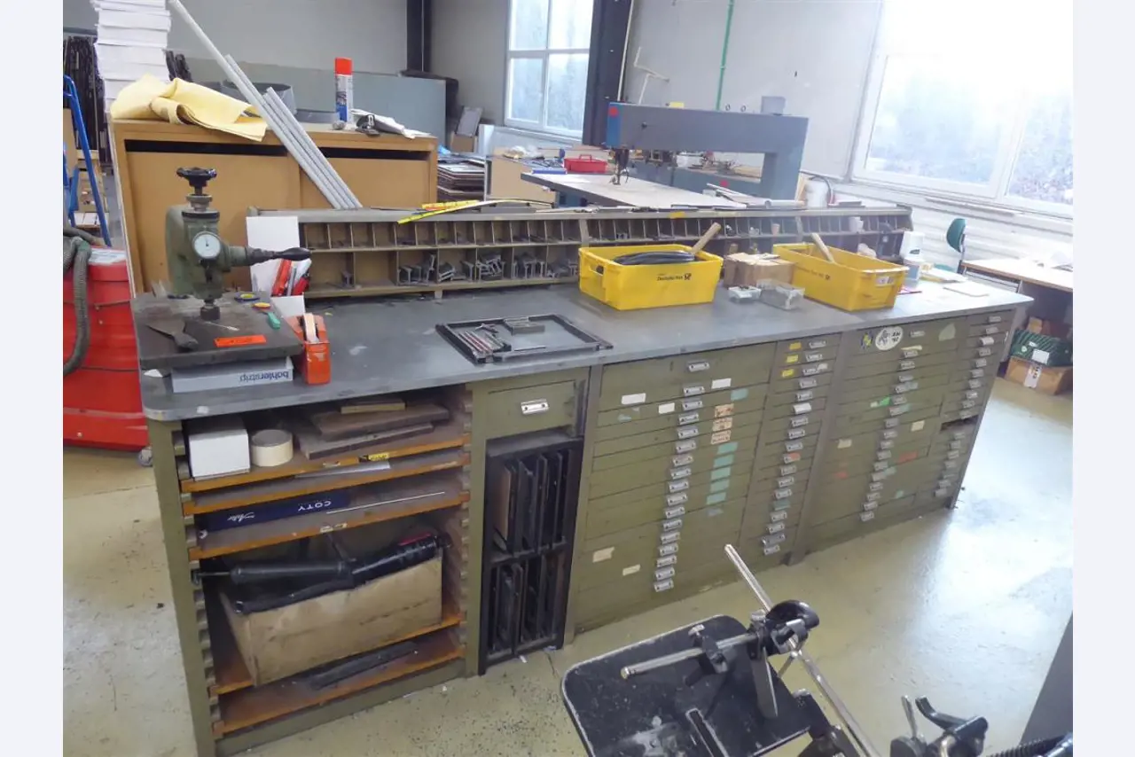 Display printing, display production, further processing of cardboard-6