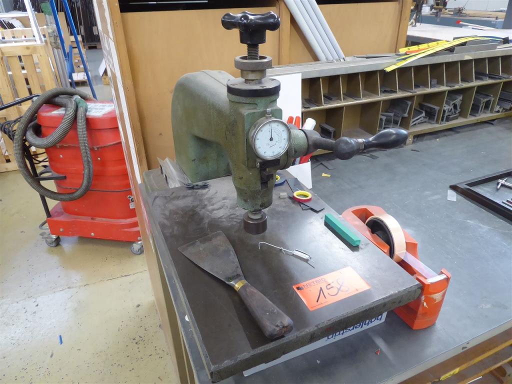 Impresión de expositores, producción de expositores, tratamiento posterior de envases de cartón-7