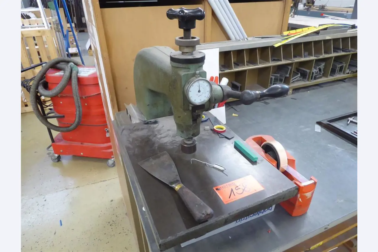 Display printing, display production, further processing of cardboard-7