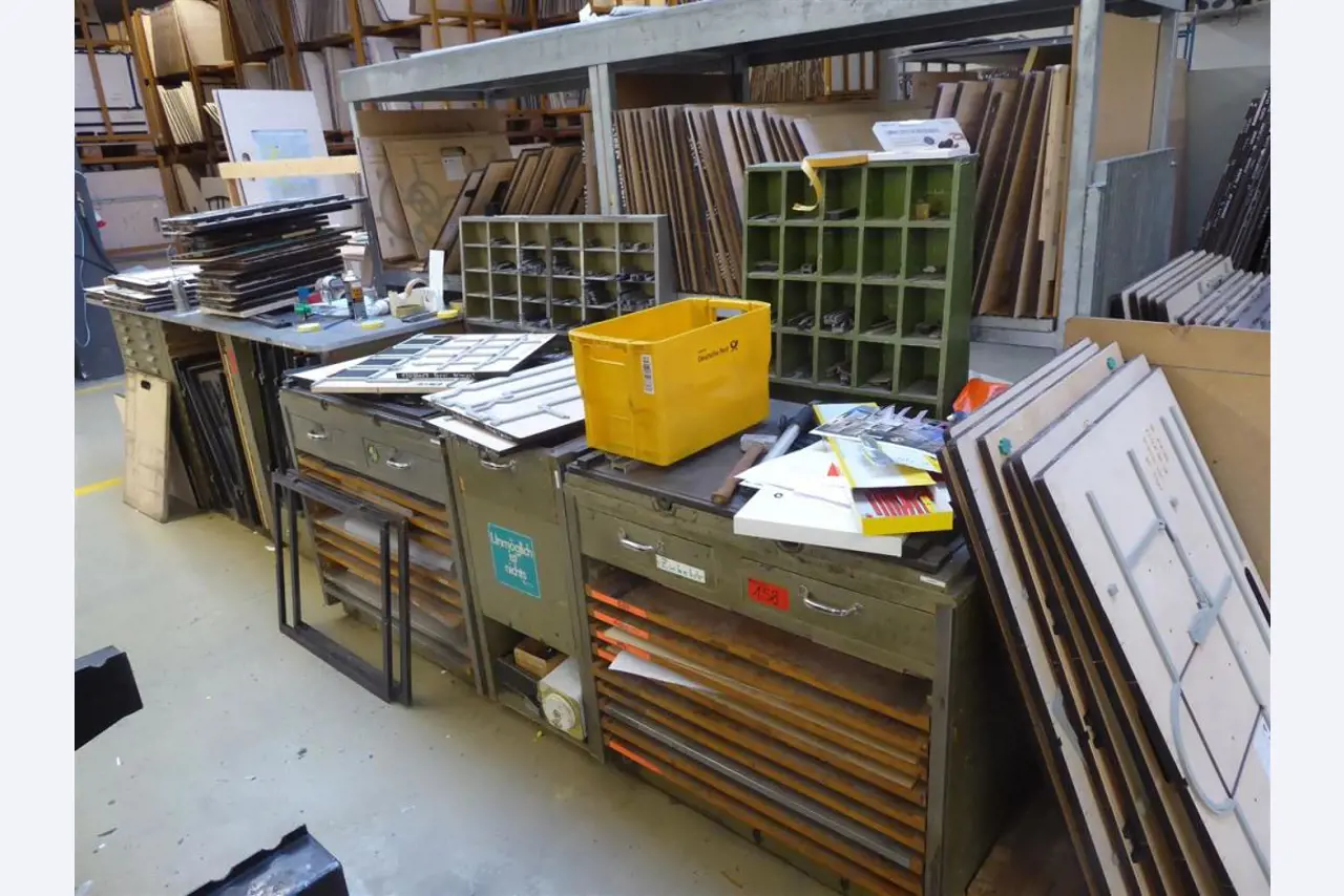 Display printing, display production, further processing of cardboard-9