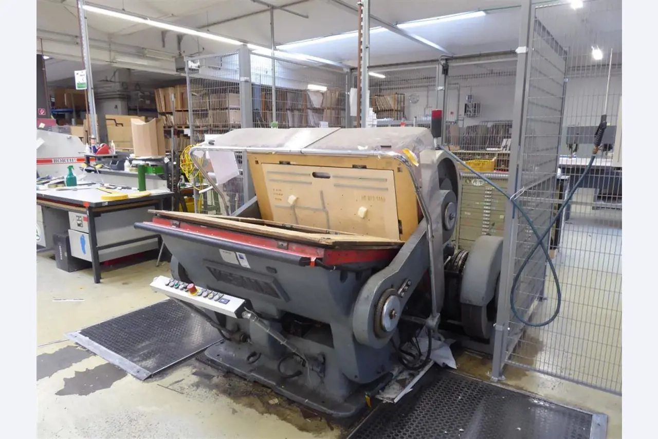 Impressão de ecrãs, produção de ecrãs, tratamento posterior de embalagens de cartão-2