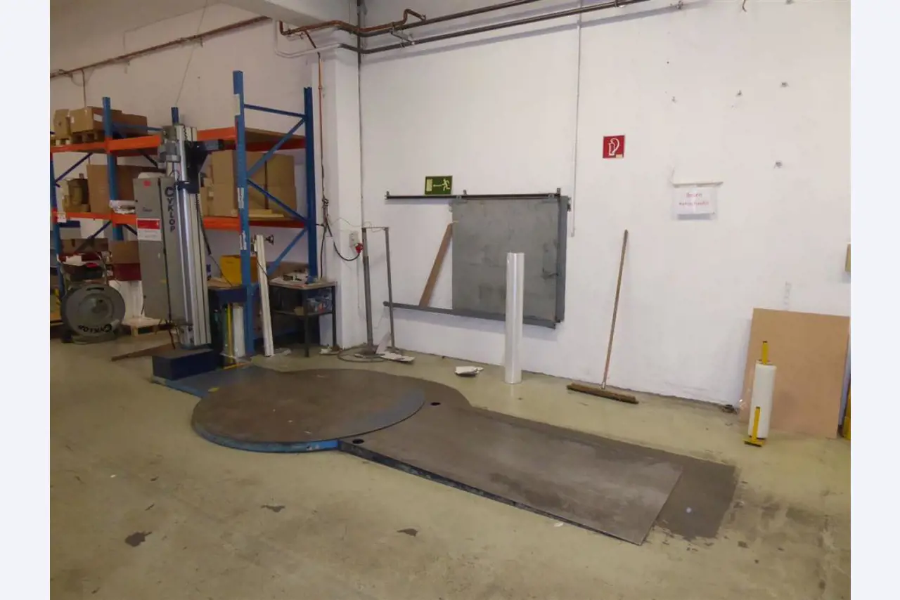 Display printing, display production, further processing of cardboard-1