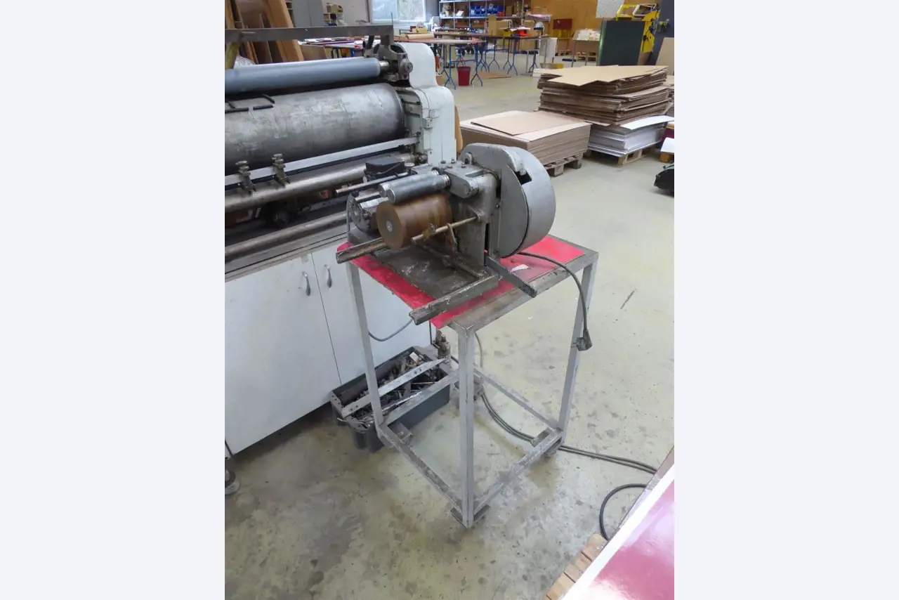 Impressão de ecrãs, produção de ecrãs, tratamento posterior de embalagens de cartão-1