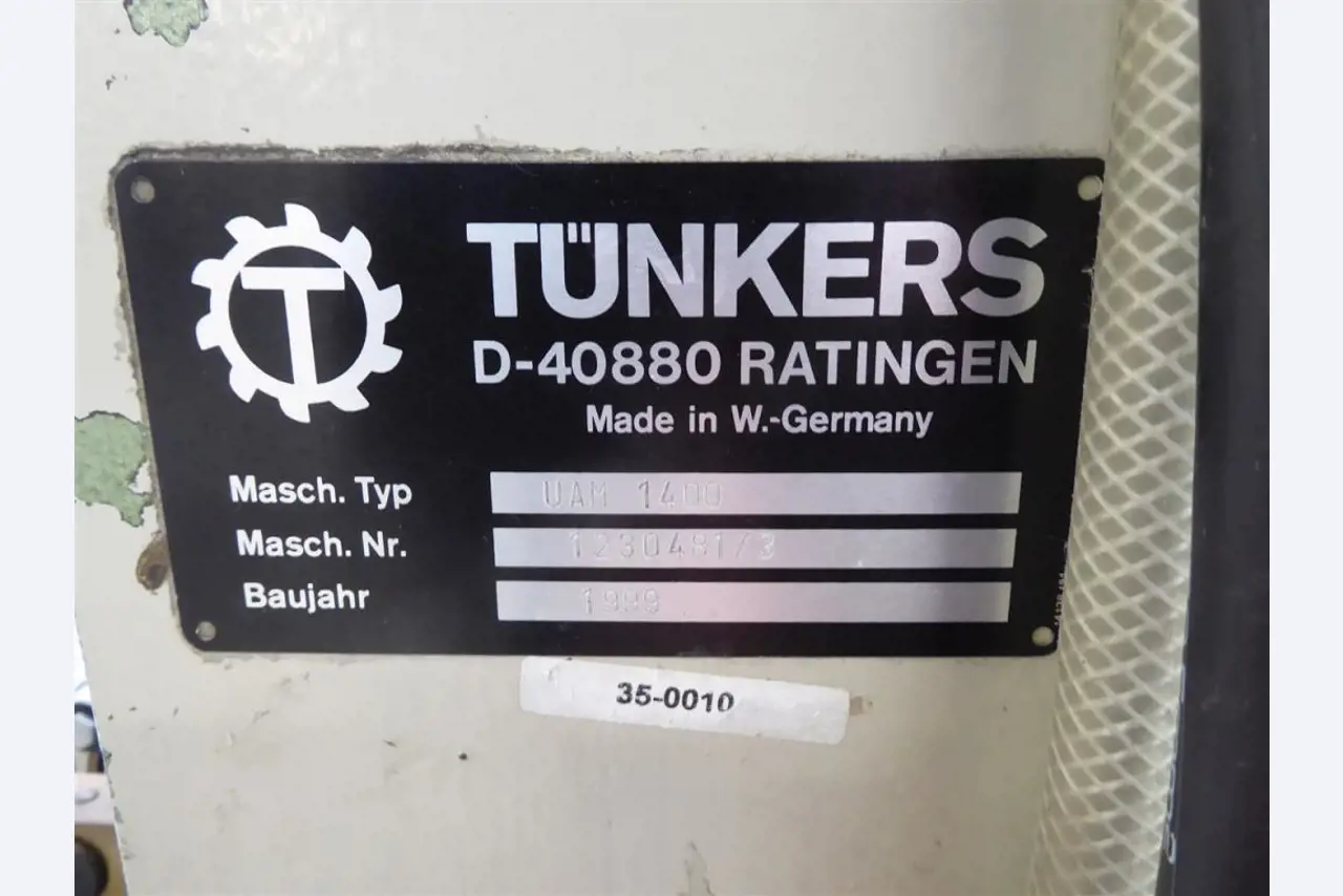 Display printing, display production, further processing of cardboard-5