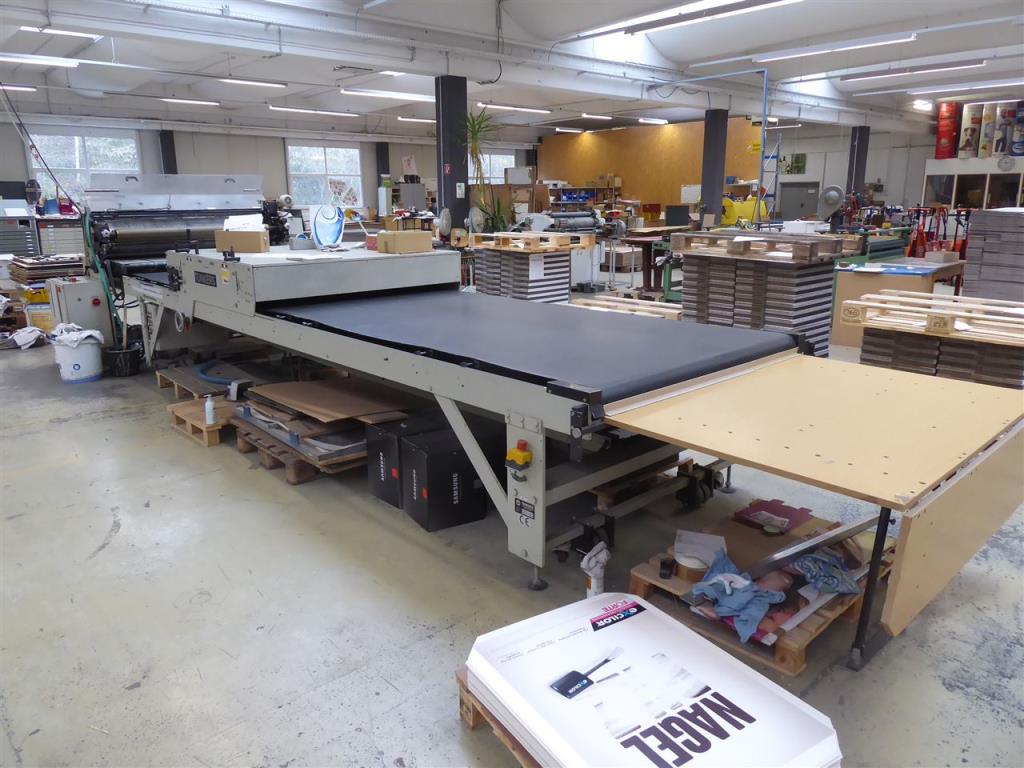 Impresión de expositores, producción de expositores, tratamiento posterior de envases de cartón-6