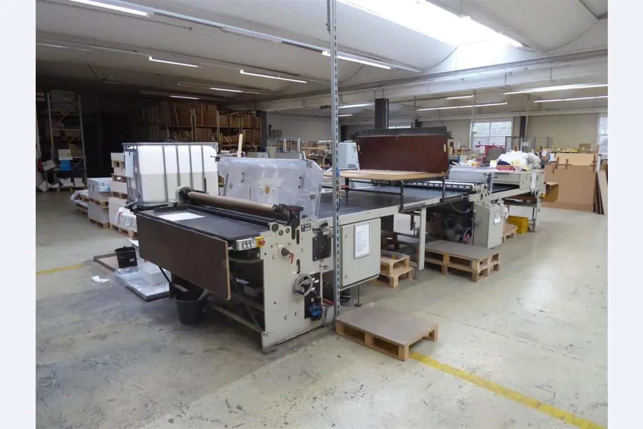 Impressão de ecrãs, produção de ecrãs, tratamento posterior de embalagens de cartão-1