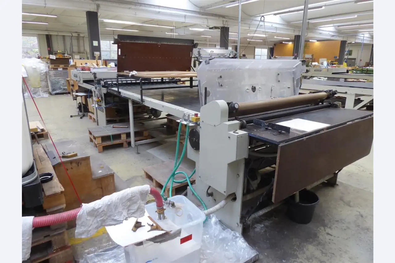 Impressão de ecrãs, produção de ecrãs, tratamento posterior de embalagens de cartão-5