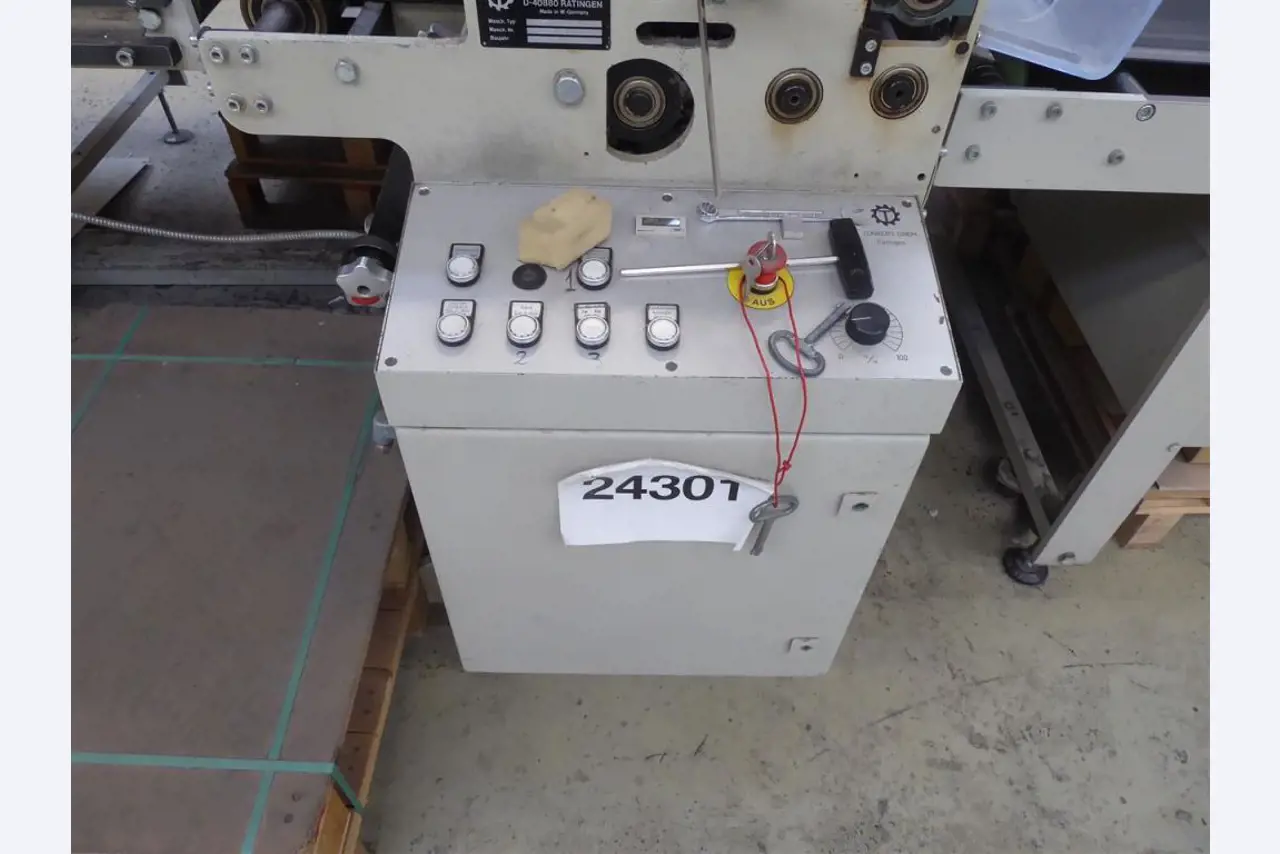 Impressão de ecrãs, produção de ecrãs, tratamento posterior de embalagens de cartão-7