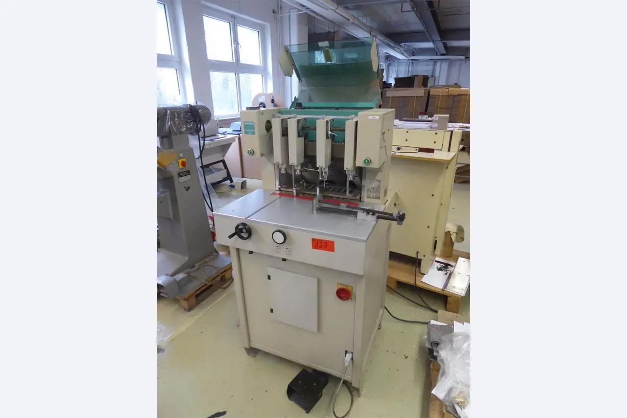 Tiskanje prikazovalnikov, izdelava prikazovalnikov, nadaljnja obdelava kartonske embalaže-1