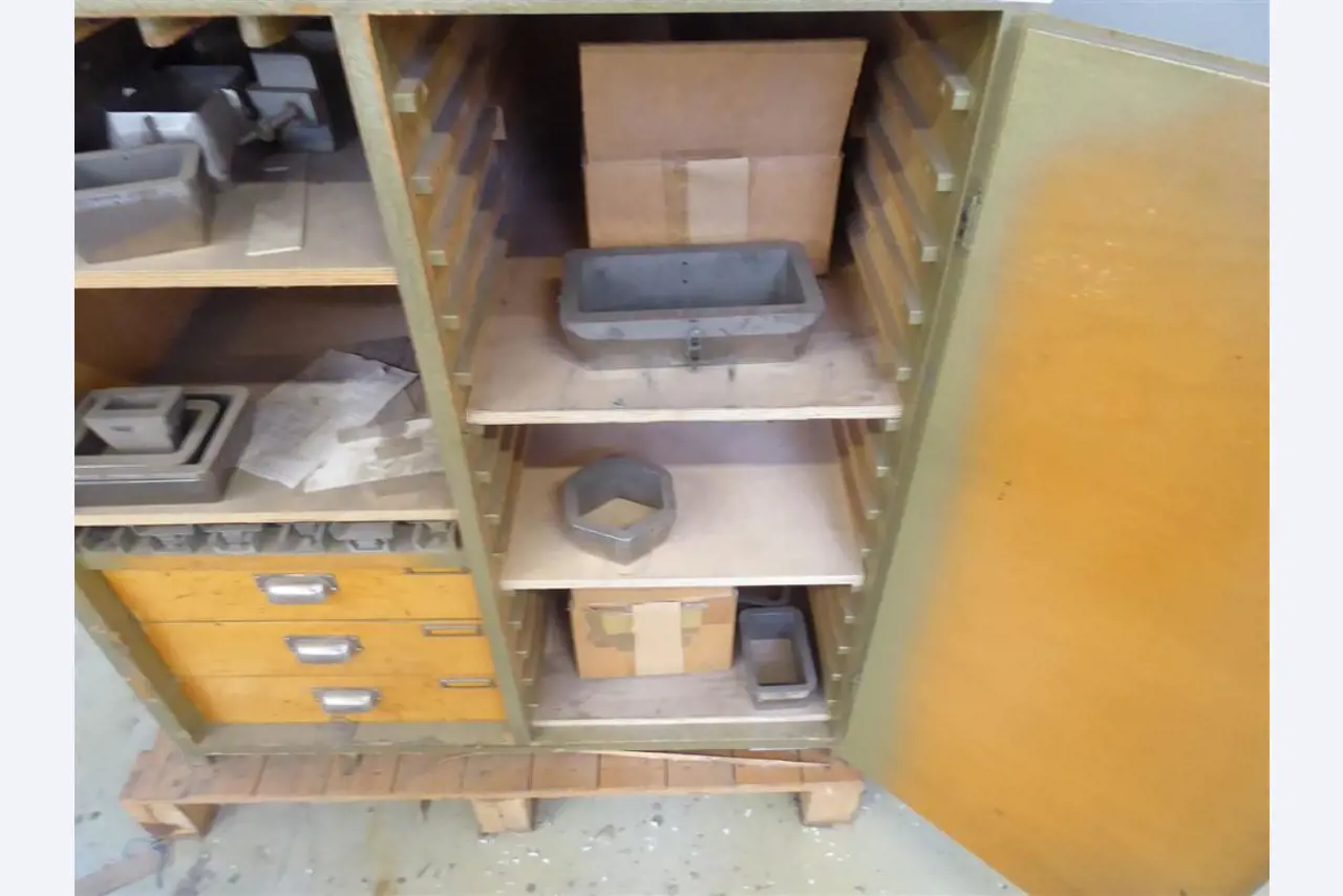 Display printing, display production, further processing of cardboard-10