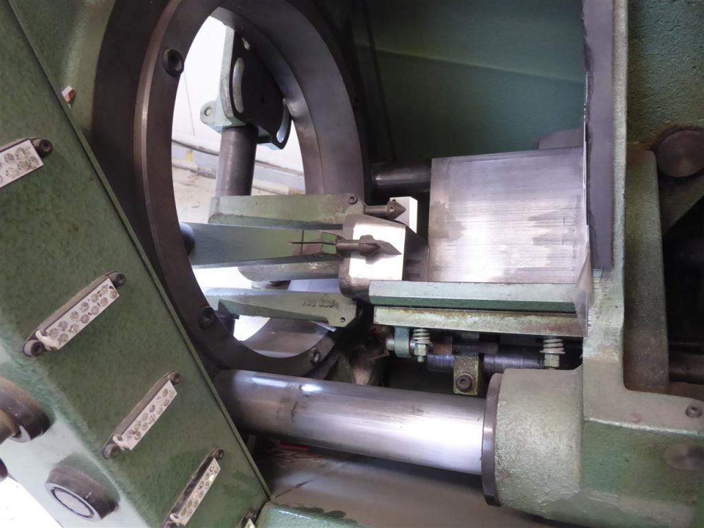 Impresión de expositores, producción de expositores, tratamiento posterior de envases de cartón-2