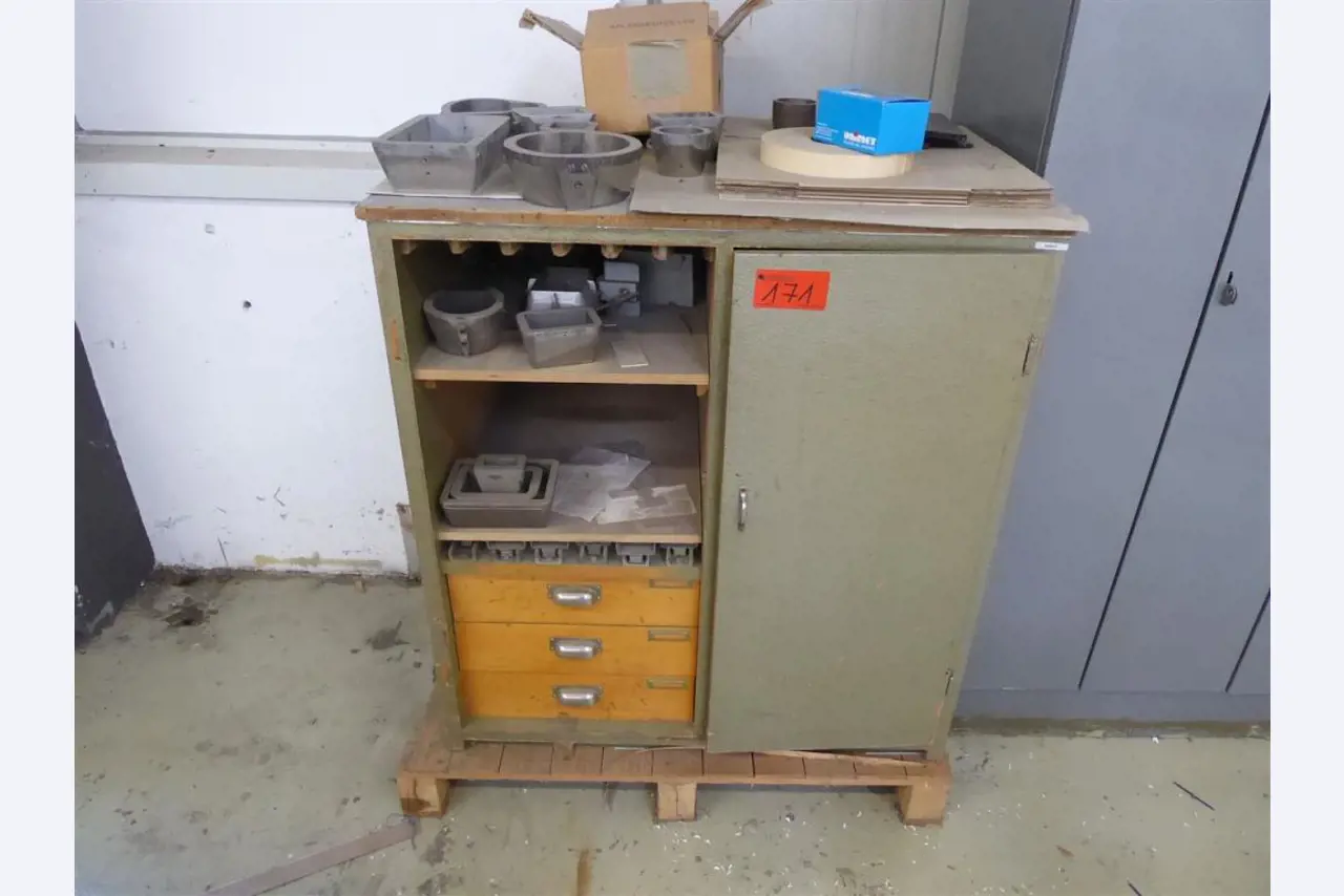 Display printing, display production, further processing of cardboard-8