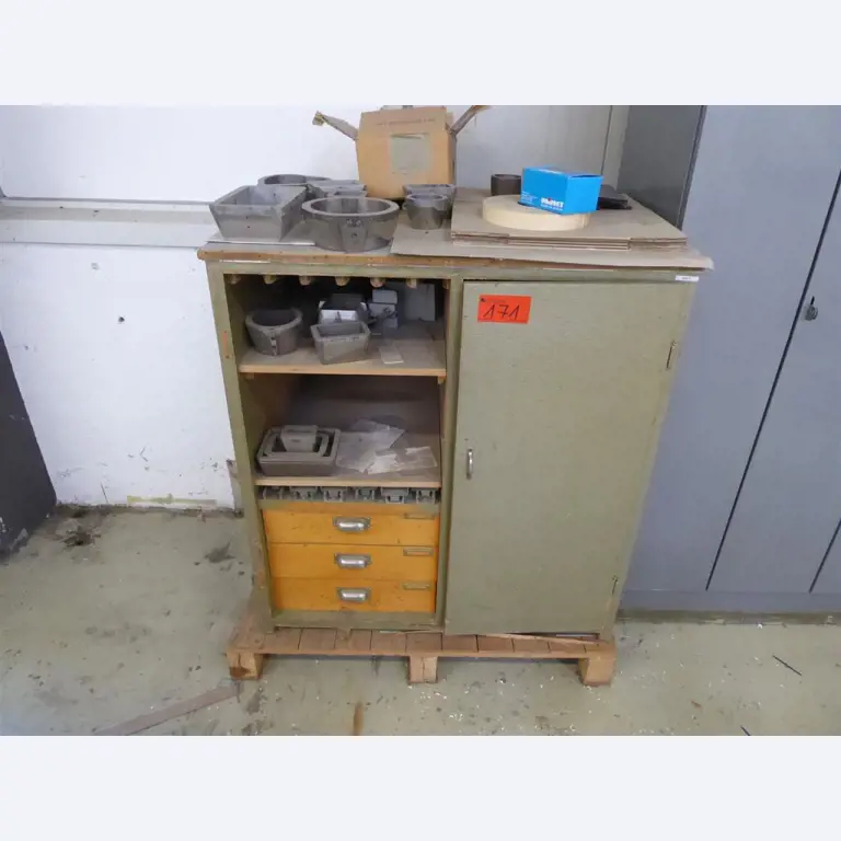 Display printing, display production, further processing of cardboard-8