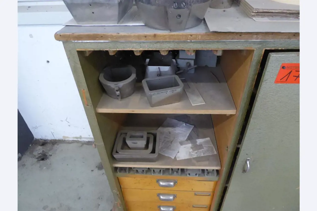 Display printing, display production, further processing of cardboard-9