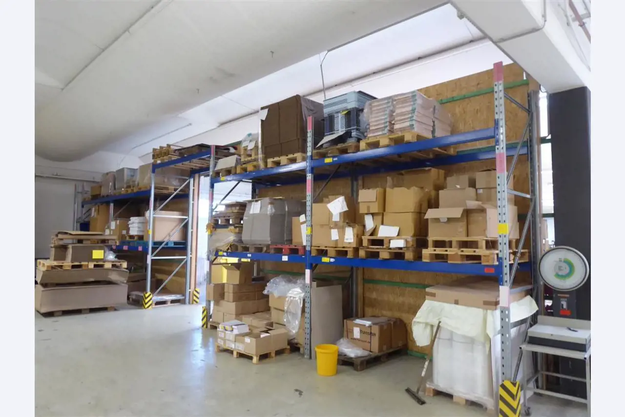 Display printing, display production, further processing of cardboard-12