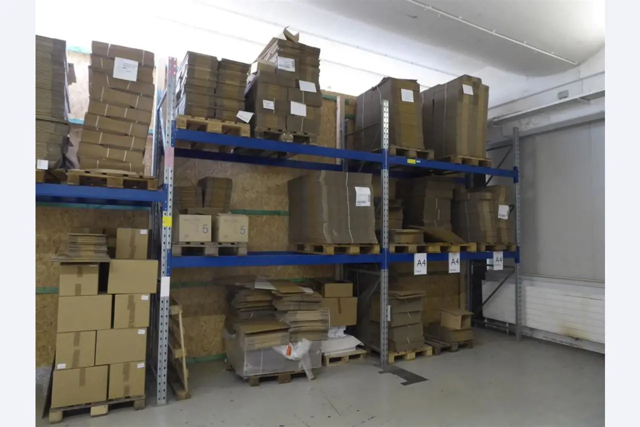 Display printing, display production, further processing of cardboard-7