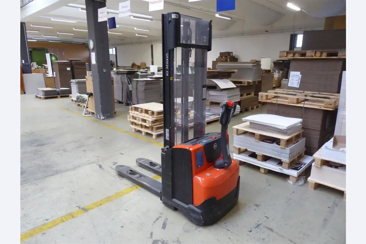 Impressão de ecrãs, produção de ecrãs, tratamento posterior de embalagens de cartão-1