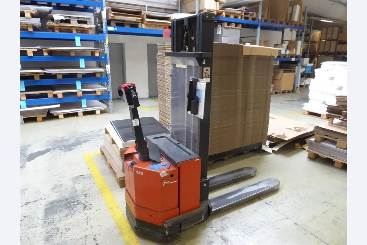 Impressão de ecrãs, produção de ecrãs, tratamento posterior de embalagens de cartão-2