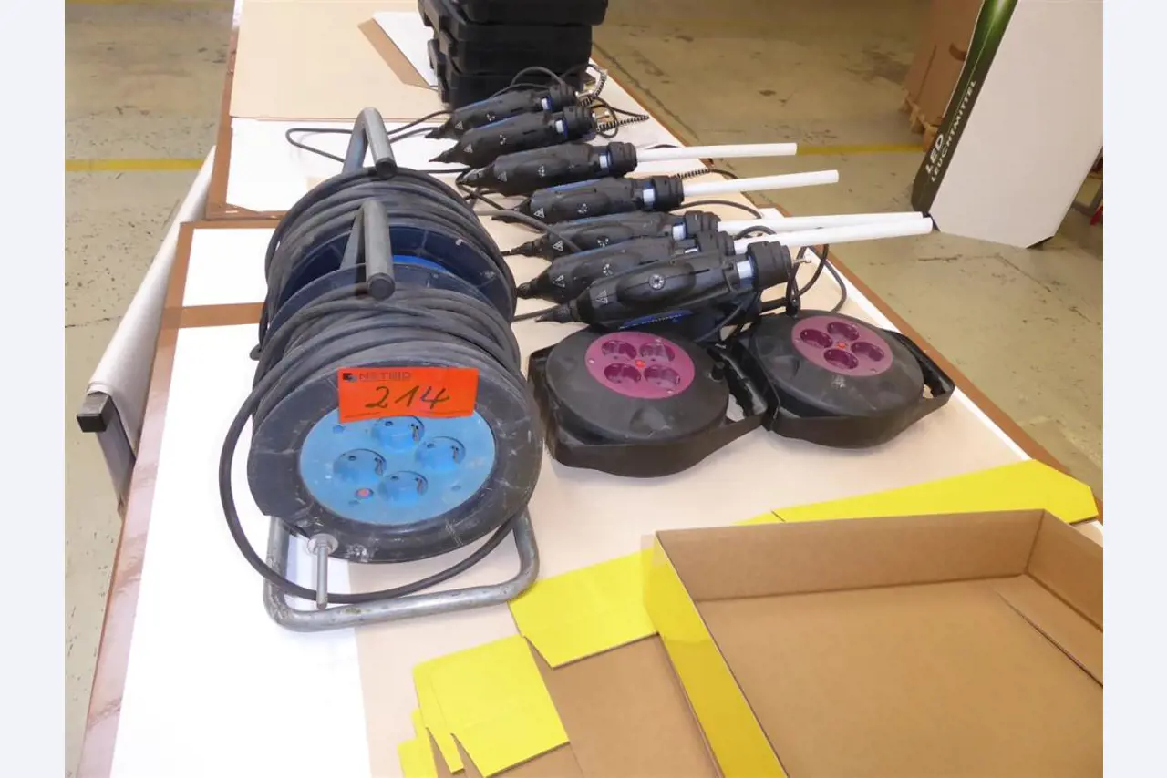 Impressão de ecrãs, produção de ecrãs, tratamento posterior de embalagens de cartão-3