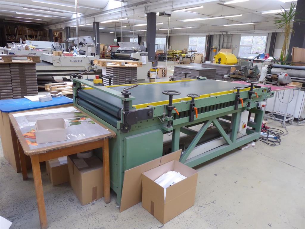 Impressão de ecrãs, produção de ecrãs, tratamento posterior de embalagens de cartão-3