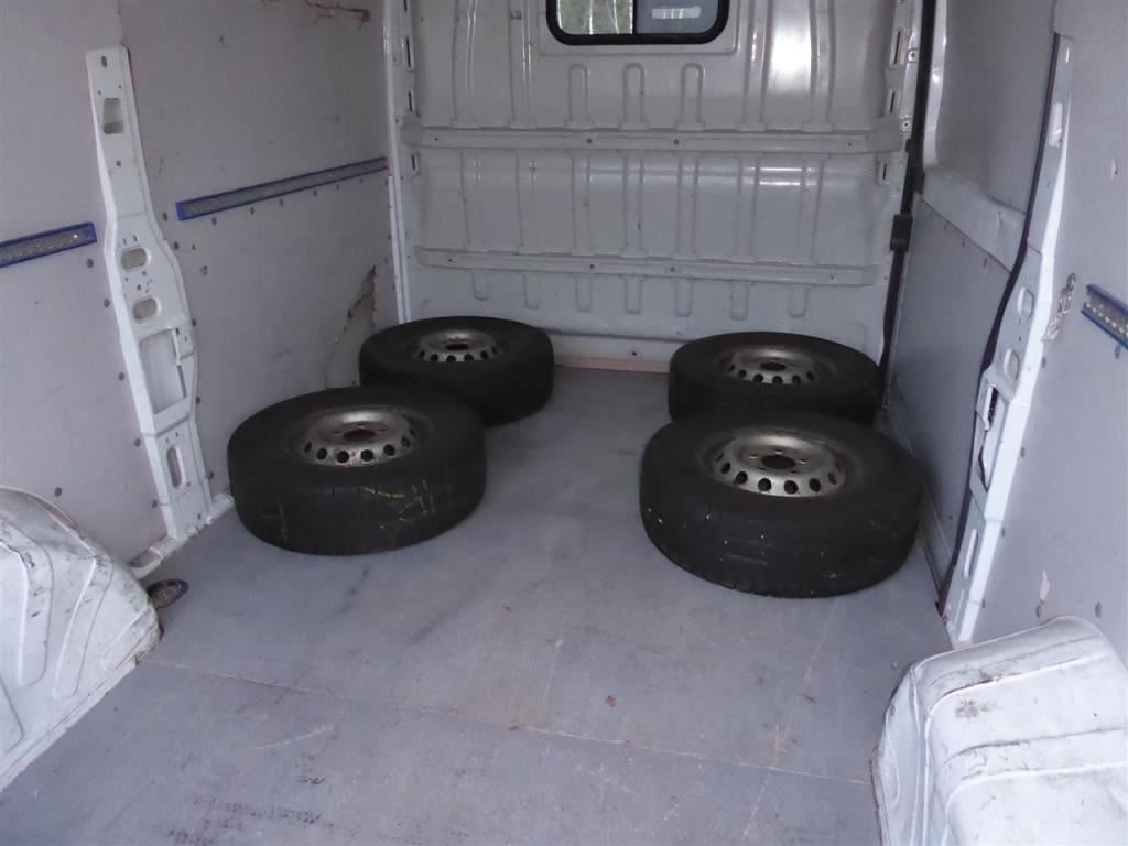 Impresión de expositores, producción de expositores, tratamiento posterior de envases de cartón-15