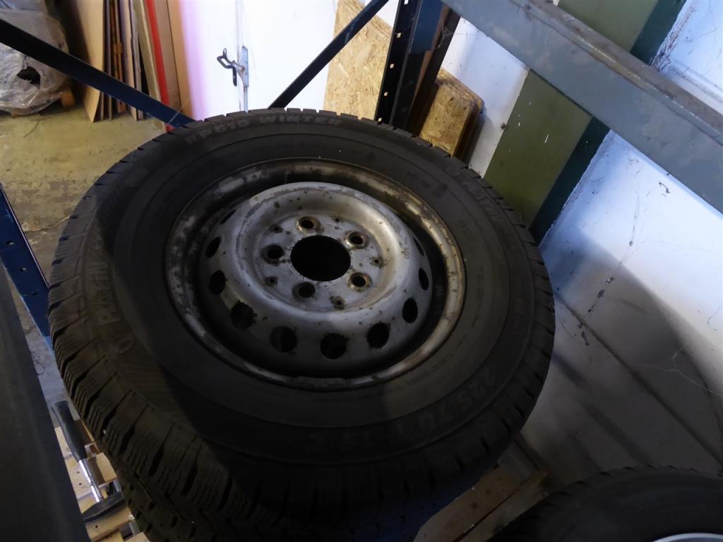 Impresión de expositores, producción de expositores, tratamiento posterior de envases de cartón-16