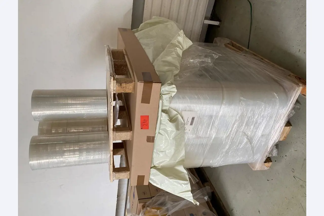 Impressão de ecrãs, produção de ecrãs, tratamento posterior de embalagens de cartão-1