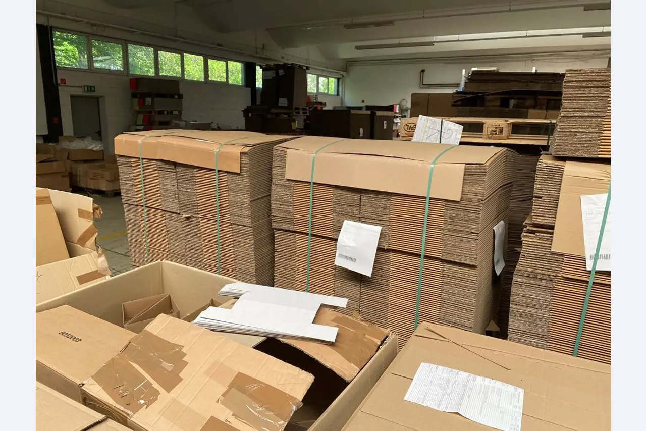 Druk ekspozytorów, produkcja ekspozytorów, dalsza obróbka opakowań kartonowych-10