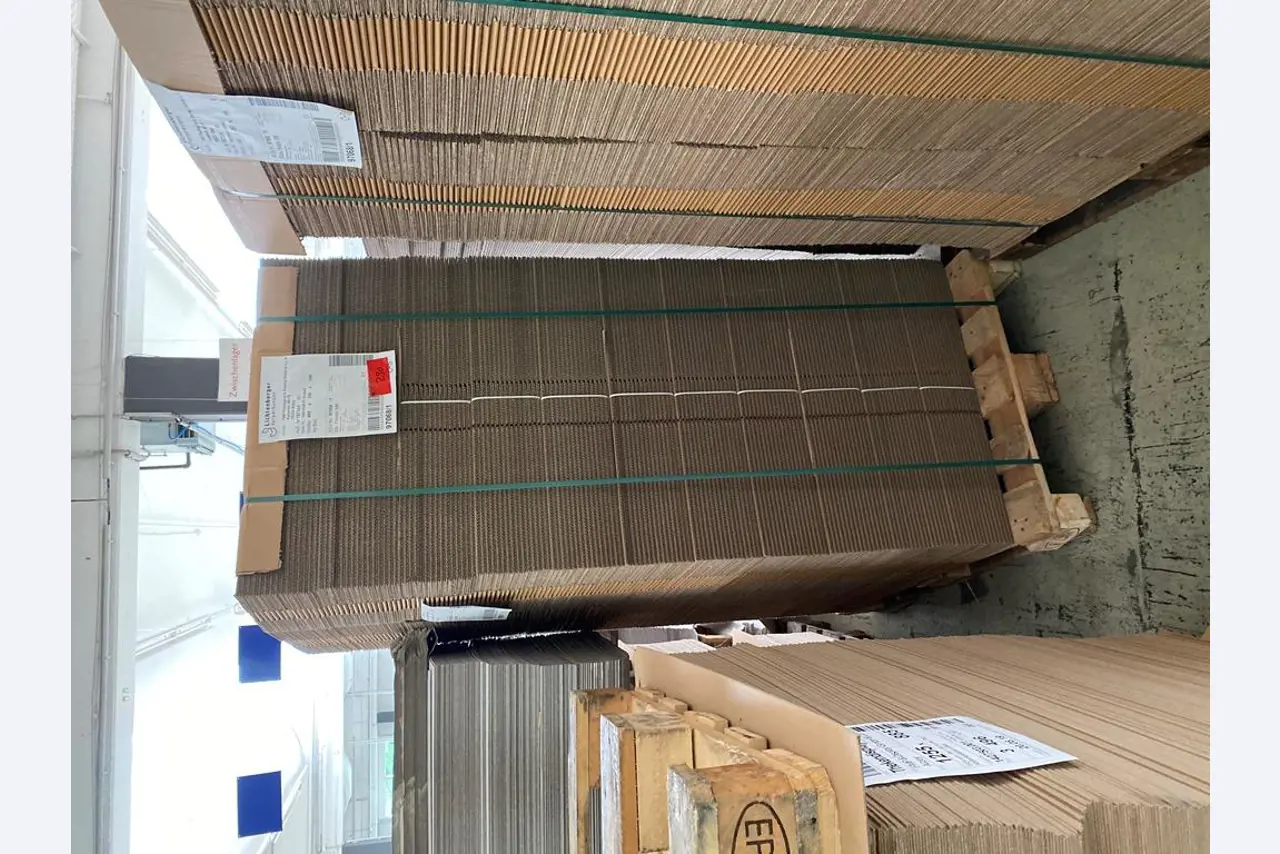 Druk ekspozytorów, produkcja ekspozytorów, dalsza obróbka opakowań kartonowych-1