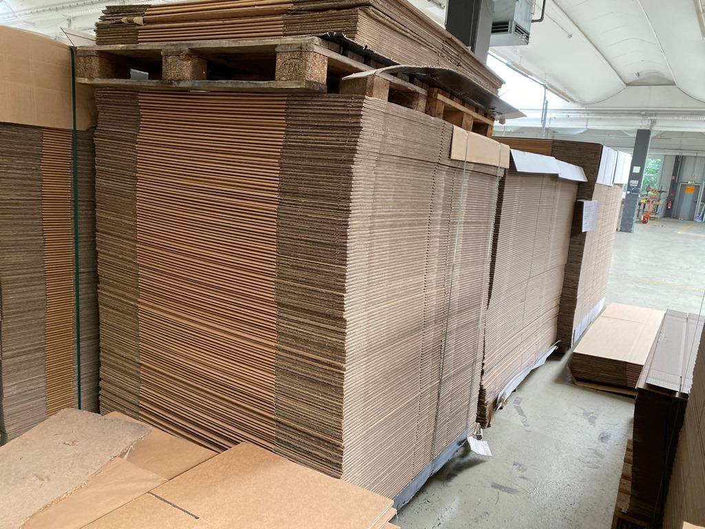 Impresión de expositores, producción de expositores, tratamiento posterior de envases de cartón-5