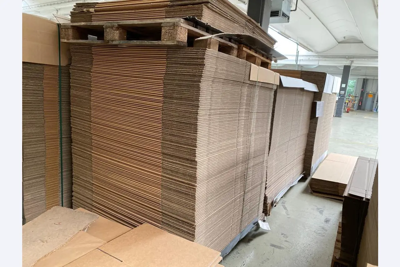 Druk ekspozytorów, produkcja ekspozytorów, dalsza obróbka opakowań kartonowych-5