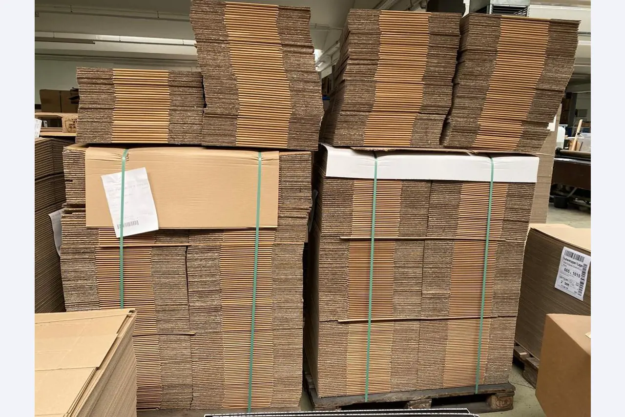 Druk ekspozytorów, produkcja ekspozytorów, dalsza obróbka opakowań kartonowych-9