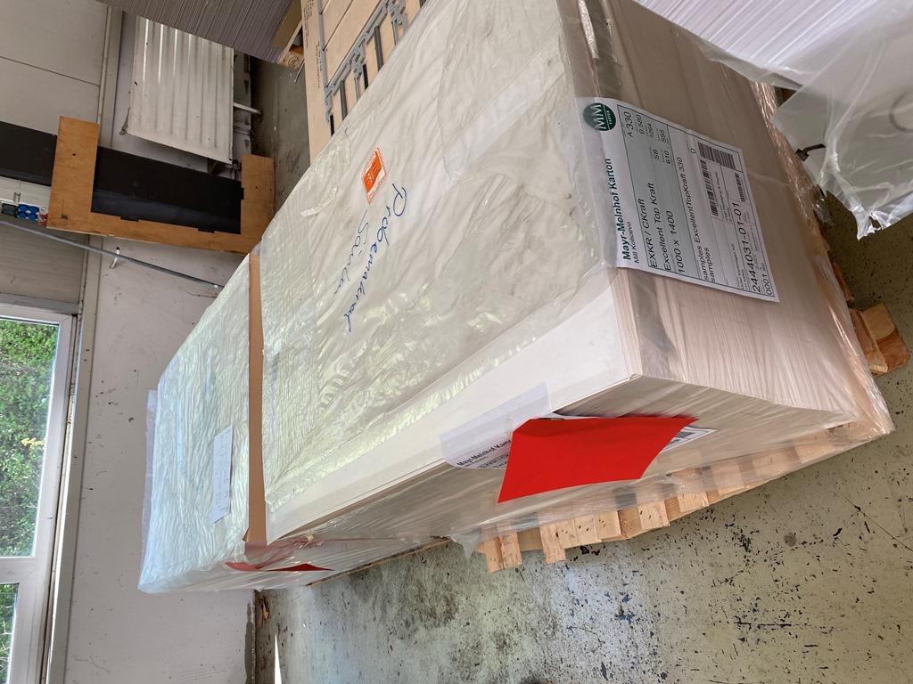 Impressão de ecrãs, produção de ecrãs, tratamento posterior de embalagens de cartão-10