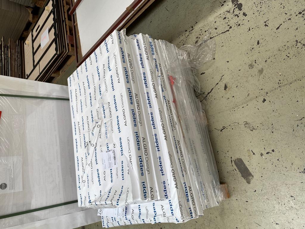 Impressão de ecrãs, produção de ecrãs, tratamento posterior de embalagens de cartão-1