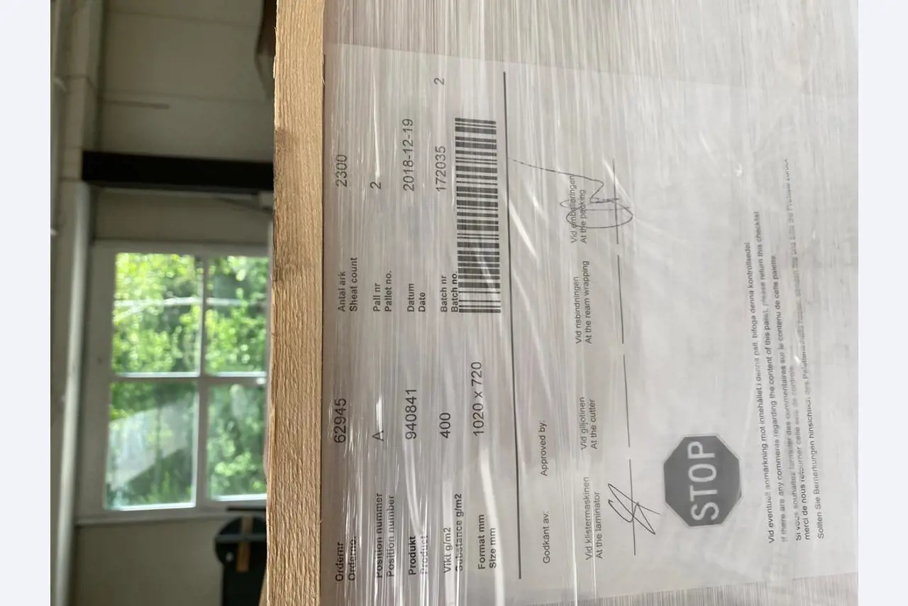 Impressão de ecrãs, produção de ecrãs, tratamento posterior de embalagens de cartão-4