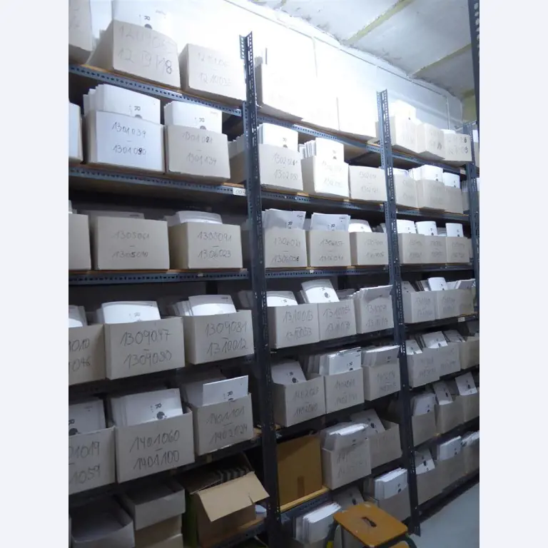 Impresión de expositores, producción de expositores, tratamiento posterior de envases de cartón-1