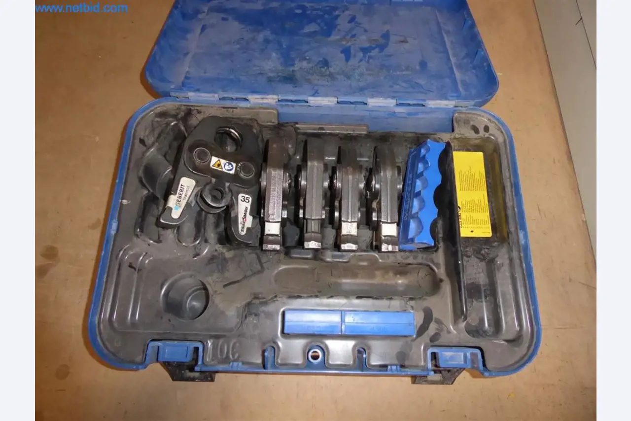 Manutenção de máquinas e BGA do sector do aquecimento e da engenharia sanitária-1