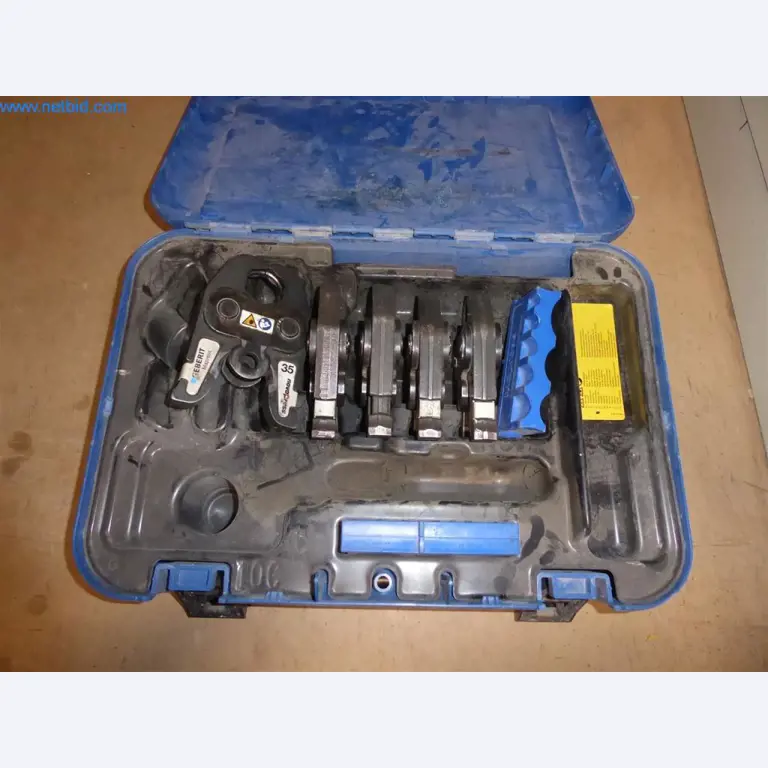 Manutenção de máquinas e BGA do sector do aquecimento e da engenharia sanitária-1