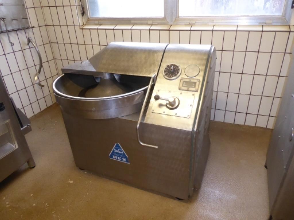 well-maintained machines for the production of the butcher’s shop and sausage production -1