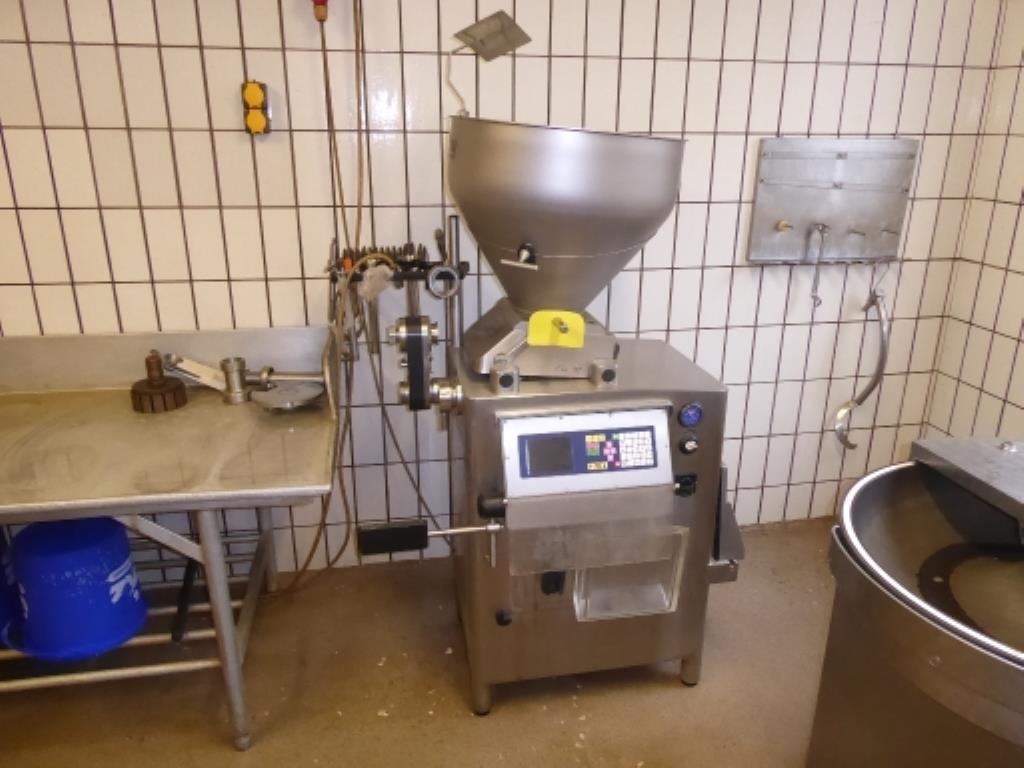 dobrze utrzymane maszyny z sektora masarni i produkcji kiełbas-1