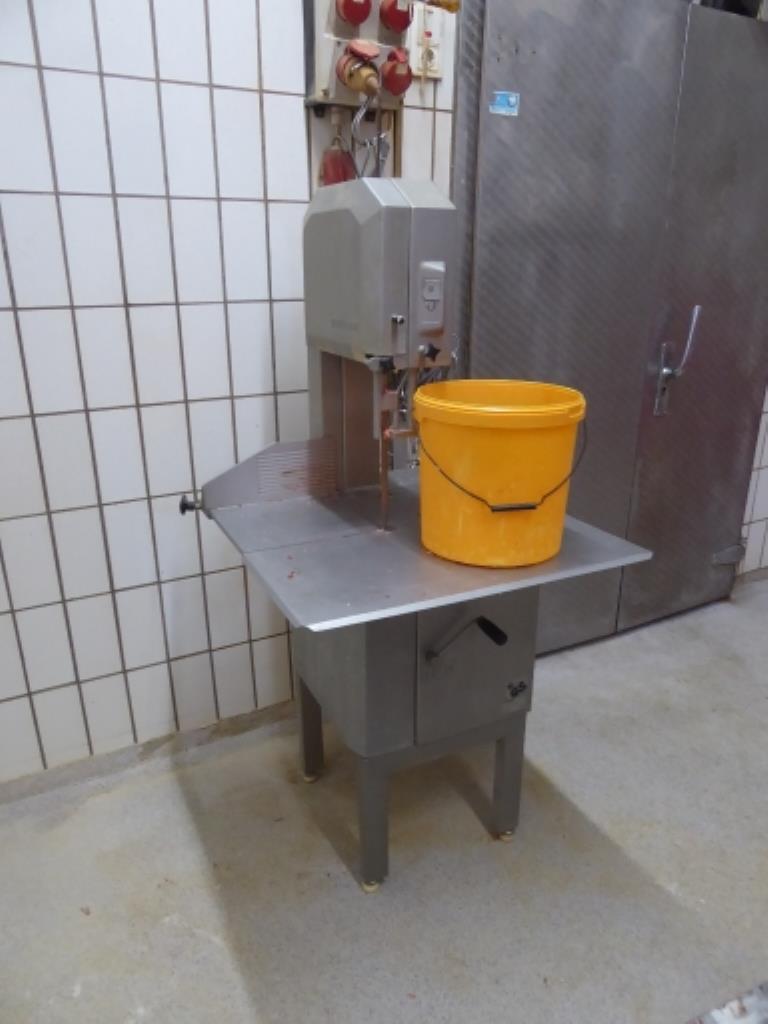 dobrze utrzymane maszyny z sektora masarni i produkcji kiełbas-1