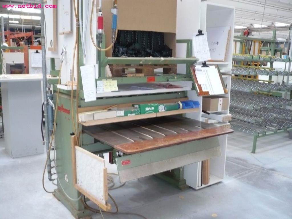 Cozinhas para feiras e exposições e máquina de café-1