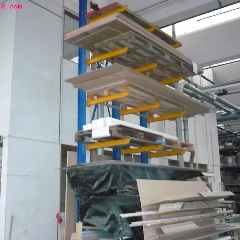 Single-sided cantilever rack