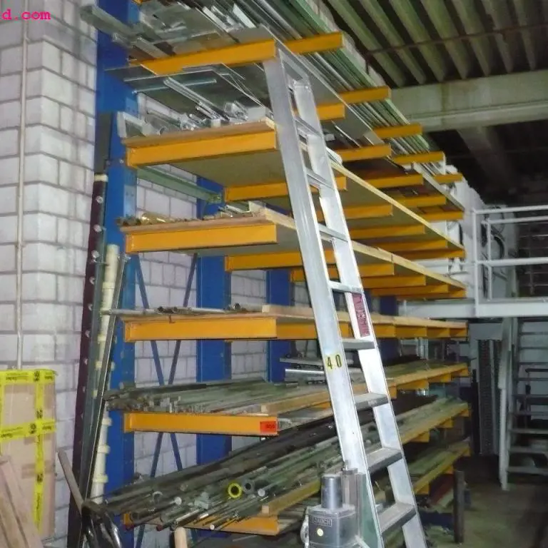 Single-sided cantilever rack