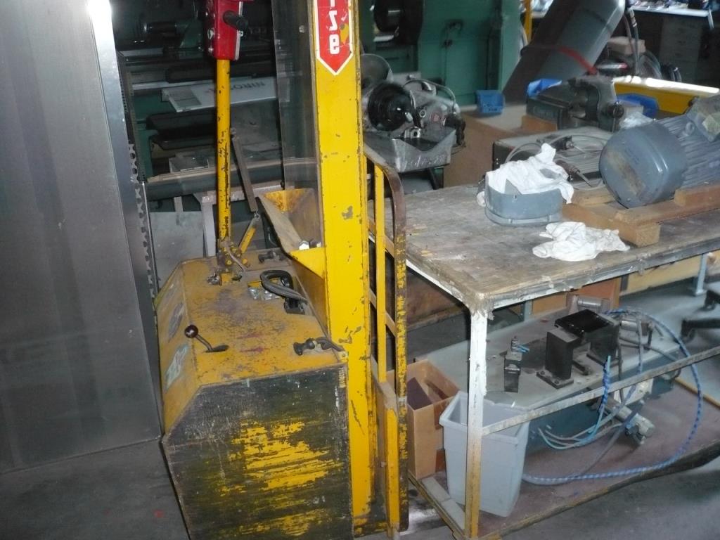 Cozinhas para feiras e exposições e máquina de café-2