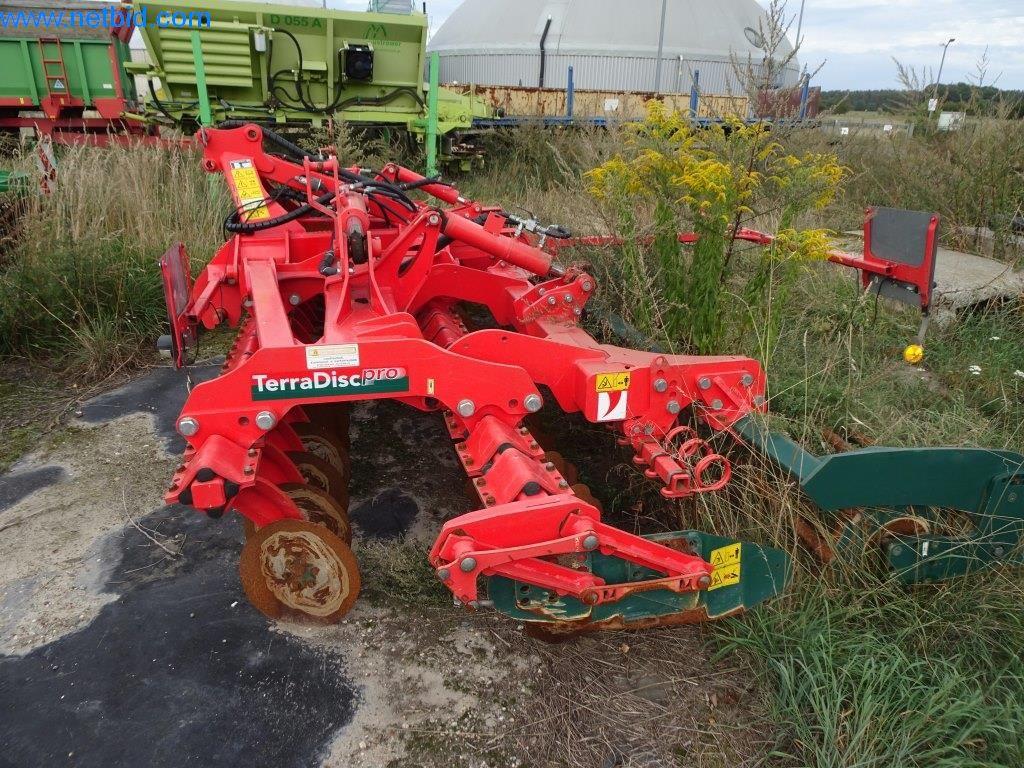 Des machines agricoles bien entretenues-2