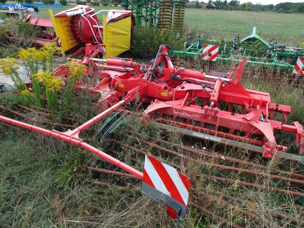 Des machines agricoles bien entretenues-3