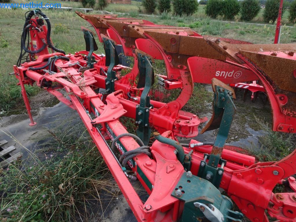 Gepflegte Maschinen aus der Landwirtschaft-2